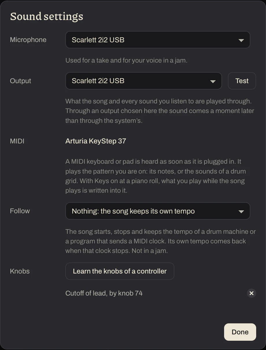 The sound settings: a list to choose the microphone from, a list to choose the output from, and a button that plays a short note.